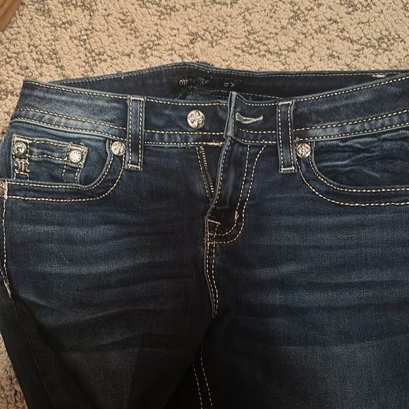 Miss Me Jeans, winged design, size 27, mid rise boot cut - Picture 2 of 5